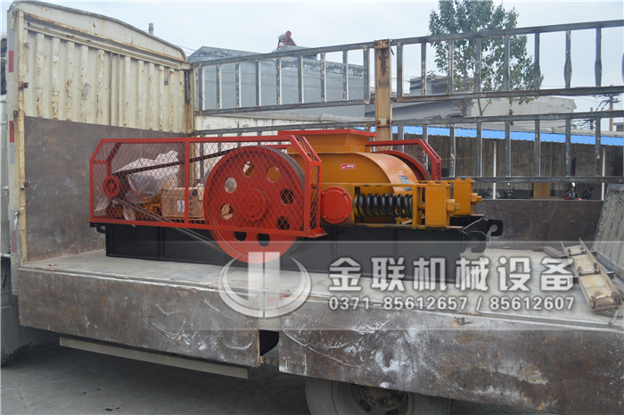 大型雙齒輥式破碎機(jī)價(jià)格是多少，生產(chǎn)能力怎么樣？