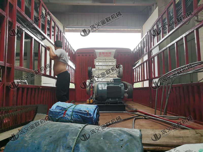 哪種粉煤機設(shè)備可以粉碎濕煤，購買一臺需要多少錢？