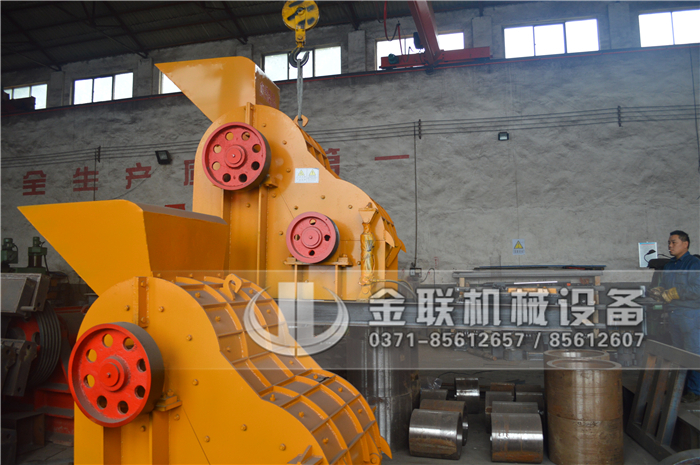 大型煤炭粉碎機(jī)的產(chǎn)量是多少，是怎么來粉碎煤炭的？