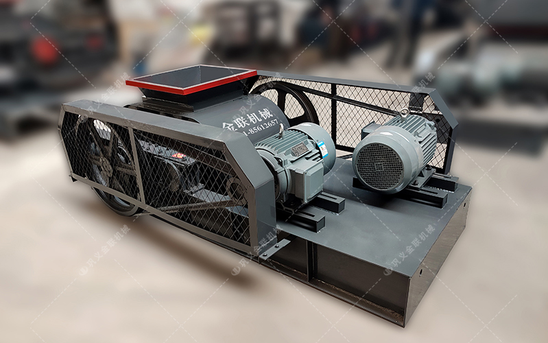 狼牙式雙齒輥破碎機(jī)出料粒度好，產(chǎn)量大