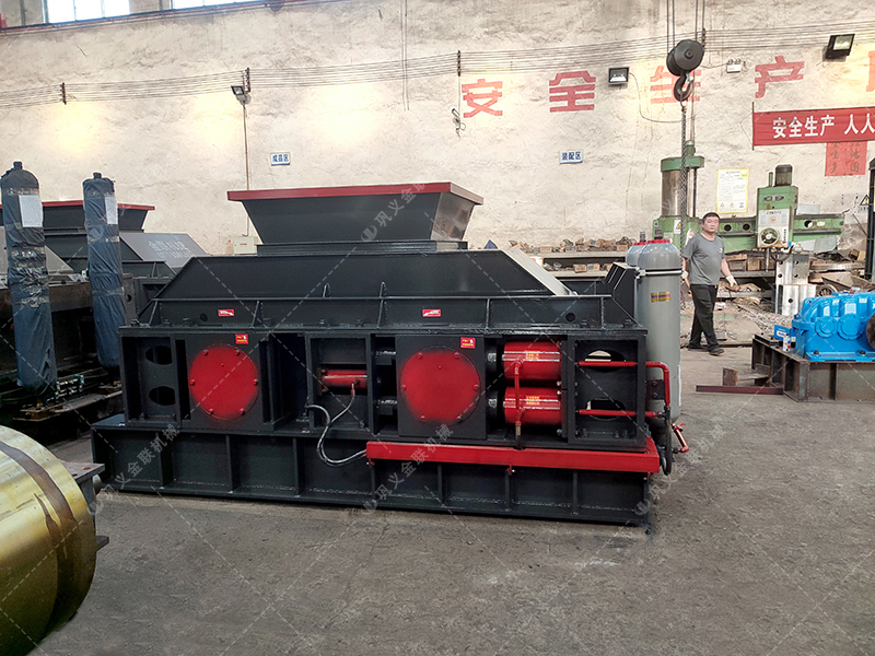 2PGY1007型全自動液壓對輥破碎機發(fā)往河北