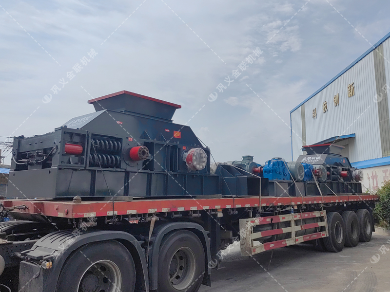 兩臺(tái)1200x800型河卵石制砂機(jī)發(fā)往內(nèi)蒙古 兩臺(tái)1200x800型河卵石制砂機(jī)發(fā)往內(nèi)蒙古