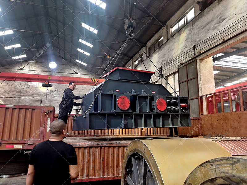 1200x800型直連式對輥破碎機發(fā)貨圖片 1200x800型直連式對輥破碎機發(fā)貨圖片