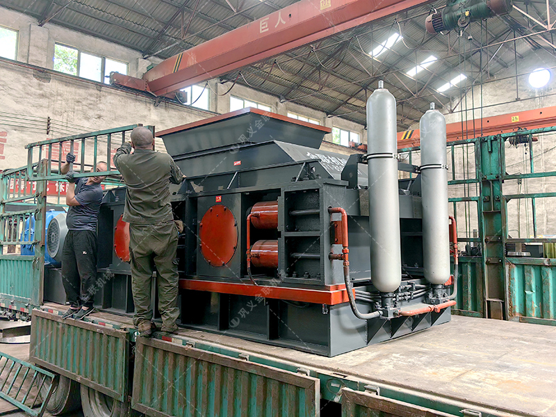 大型2PG1508液壓對輥破碎制砂機(jī)發(fā)往陜西 大型2PG1508液壓對輥破碎制砂機(jī)發(fā)往陜西