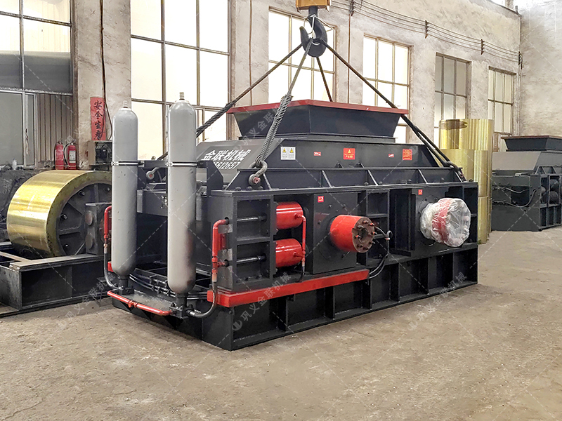 2PG1500x800大型直連式液壓對輥破碎制砂機發(fā)貨圖片 2PG1500x800大型直連式液壓對輥破碎制砂機發(fā)貨圖片