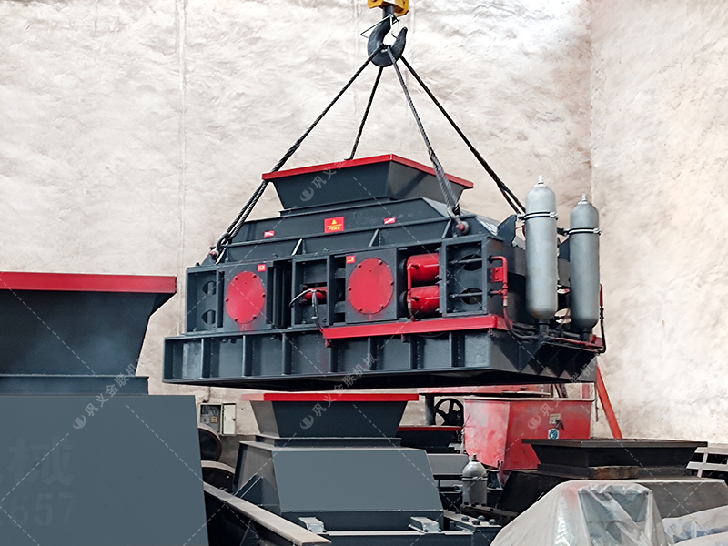 2PG1208大型液壓對輥破碎機(jī)發(fā)往甘肅 2PG1208大型液壓對輥破碎機(jī)發(fā)往甘肅