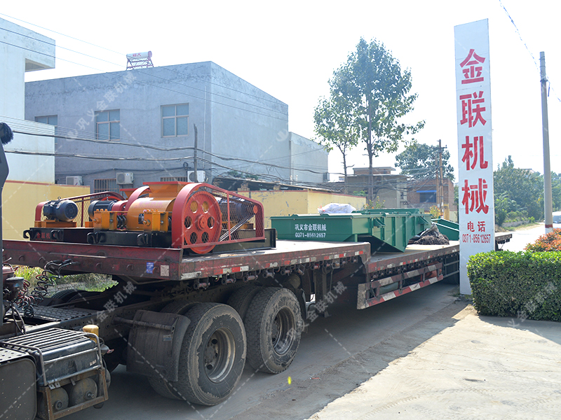 對(duì)輥機(jī),直線篩發(fā)貨圖片_發(fā)往廣東肇慶_處理干粉沙漿 對(duì)輥機(jī),直線篩發(fā)貨圖片_發(fā)往廣東肇慶_處理干粉沙漿