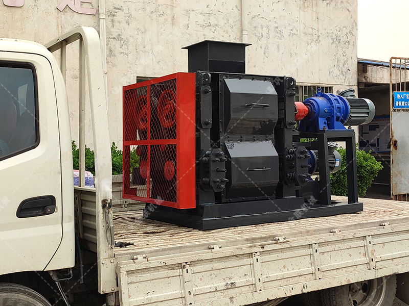 4PG0404小型四輥破碎機(jī)發(fā)貨圖片_發(fā)往江蘇常州_破碎高嶺土 4PG0404小型四輥破碎機(jī)發(fā)貨圖片_發(fā)往江蘇常州_破碎高嶺土