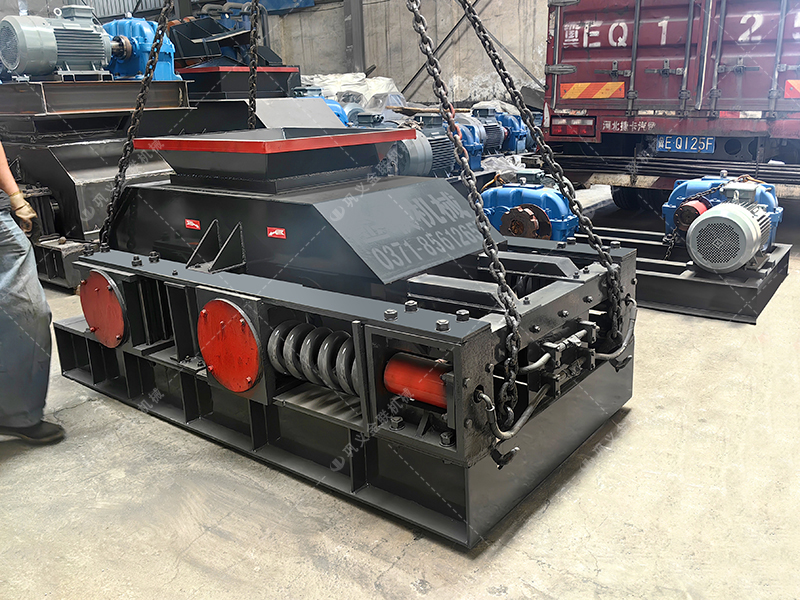 2PG800x600對(duì)輥破碎機(jī)發(fā)貨圖片_發(fā)往廣東連州_破碎石英石 2PG800x600對(duì)輥破碎機(jī)發(fā)貨圖片_發(fā)往廣東連州_破碎石英石