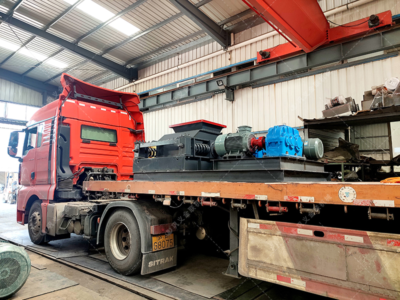 2PG500X750對輥破碎機(jī)發(fā)貨圖片_發(fā)往廣東佛山_破碎石英砂 2PG500X750對輥破碎機(jī)發(fā)貨圖片_發(fā)往廣東佛山_破碎石英砂