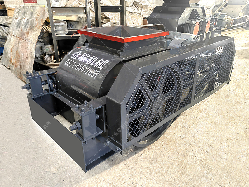 兩臺(tái)小型對(duì)輥破碎機(jī)發(fā)貨圖片_發(fā)往廣東廣西_破碎石英砂 兩臺(tái)小型對(duì)輥破碎機(jī)發(fā)貨圖片_發(fā)往廣東廣西_破碎石英砂