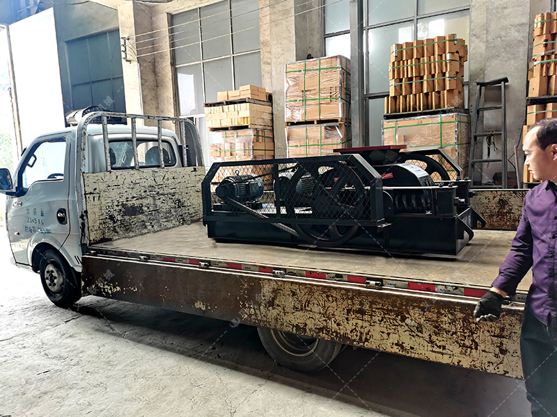 2PG400X250對(duì)輥破碎機(jī)發(fā)貨圖片_發(fā)往湖南長(zhǎng)沙_破碎焦沫 2PG400X250對(duì)輥破碎機(jī)發(fā)貨圖片_發(fā)往湖南長(zhǎng)沙_破碎焦沫