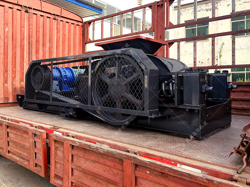 2PG610x400對輥破碎機發(fā)貨圖片_發(fā)往福建龍巖_鵝卵石制砂 2PG610x400對輥破碎機發(fā)貨圖片_發(fā)往福建龍巖_鵝卵石制砂