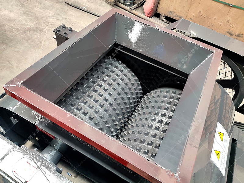 玻璃破碎用雙齒輥破碎機(jī)怎么樣？?jī)r(jià)格貴嗎？