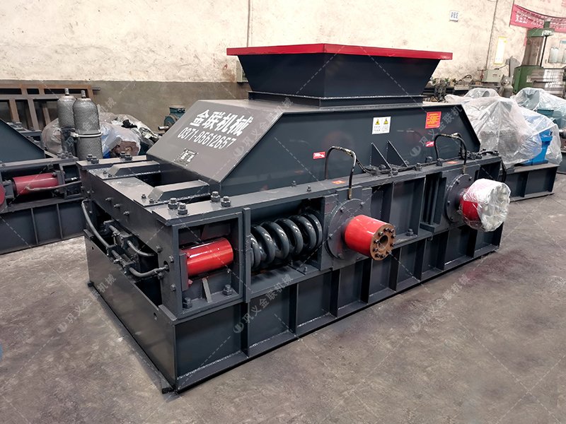 錘式破碎機和對輥破碎機區(qū)別在哪？如何進行選擇？