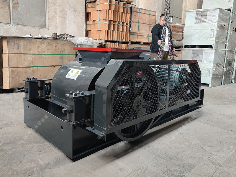 深度解析雙齒輥破碎機(jī)的工作原理與結(jié)構(gòu)特點