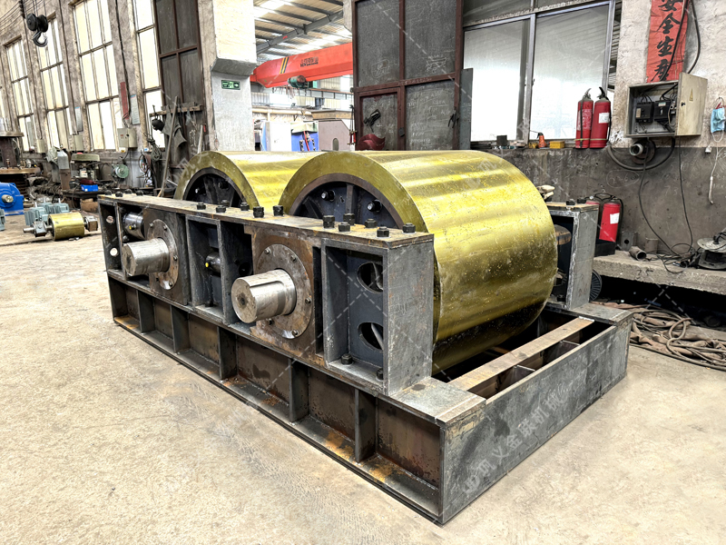 高品質(zhì)混凝土用砂難求？液壓對(duì)輥破碎機(jī)來(lái)幫你！