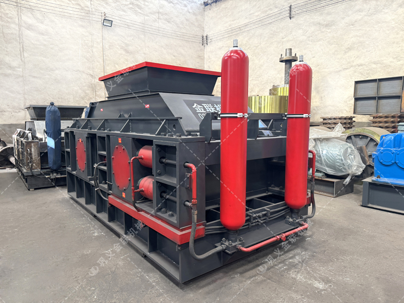 砂石業(yè)“產(chǎn)能成本雙難”？液壓對輥制砂機(jī)給出破局新解